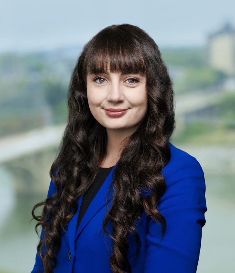 Dani Nichols, Saskatoon Associate
