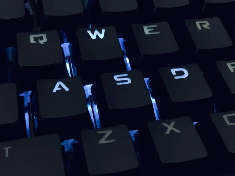 dark computer keyboard