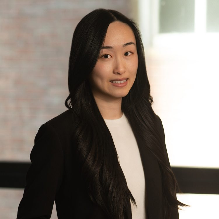 Eichan Hu, Vancouver paralegal